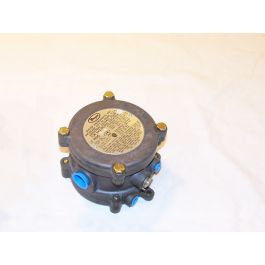 Dwyer Instruments 1950-5-2F Explosion-Proof Differential Pressure Switch 1.4"-5.5"WC