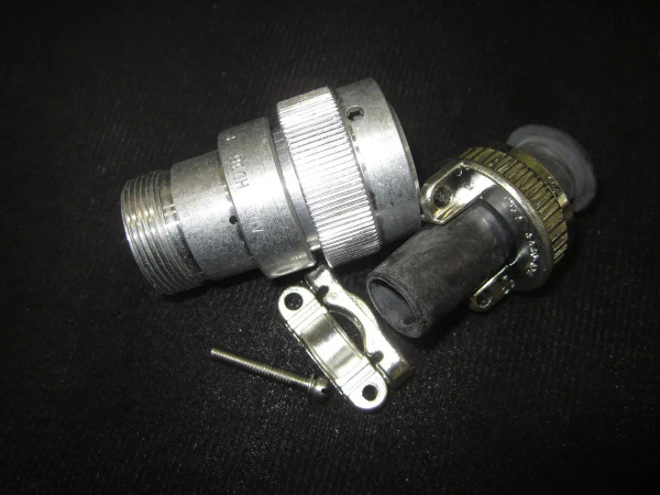JLG Part # SN3049861 | SN-DEUTSCH PLUG, EA
