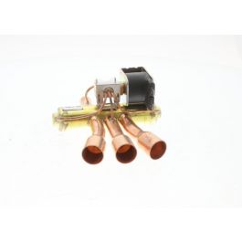 York S1-025-35313-002 Reversing Valve W/Coil